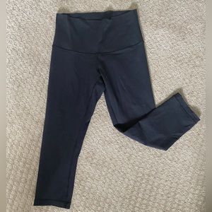 Wunder Under Cropped Legging size 6